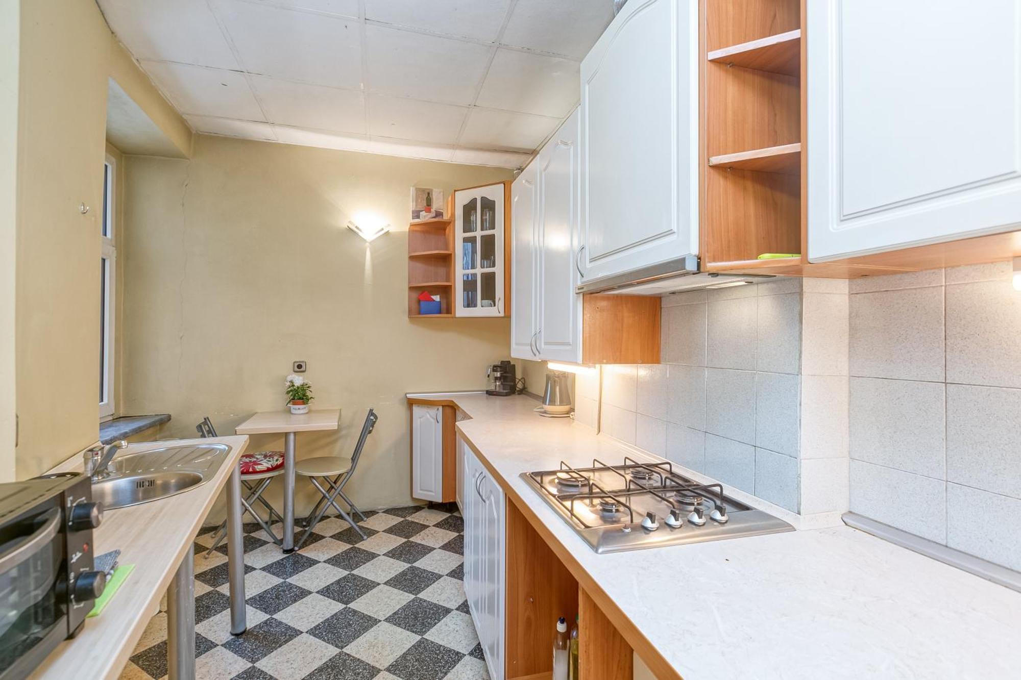 Sunny 1 Bedroom In Centre Of Appartement